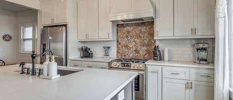 Oven, stovetop, dishwasher