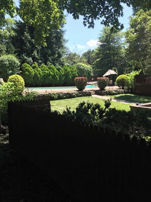 Property grounds - 30 minutes from FIFA championship games at MetLife amazing 3-bedroom house (Oakland)