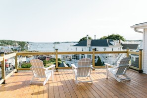 Property grounds - Boothbay Harbor King Suite - Room 7 at Greenleaf Inn - Balcony, Harbor Views! (Boothbay Harbor)