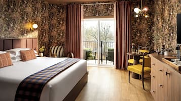 Superior Room, 1 King Bed, Harbor View | In-room safe, individually decorated, individually furnished