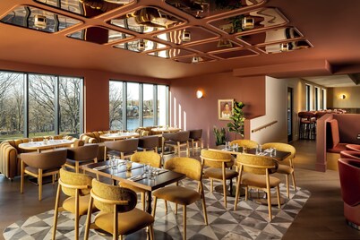 คลาแรมอนต์ คลับ