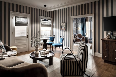 Suite de lujo | Zona de estar. Claramount Club