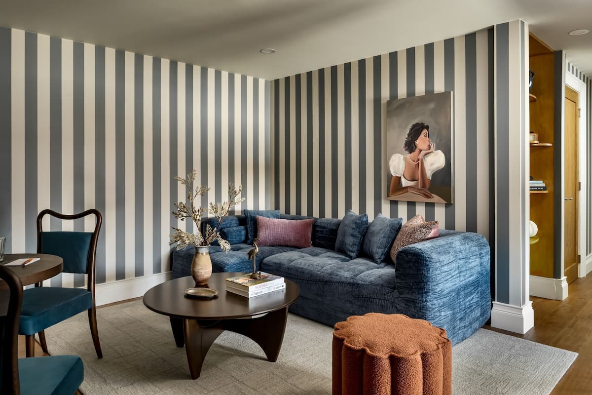 Signature Suite | In-room safe, iron/ironing board, free WiFi