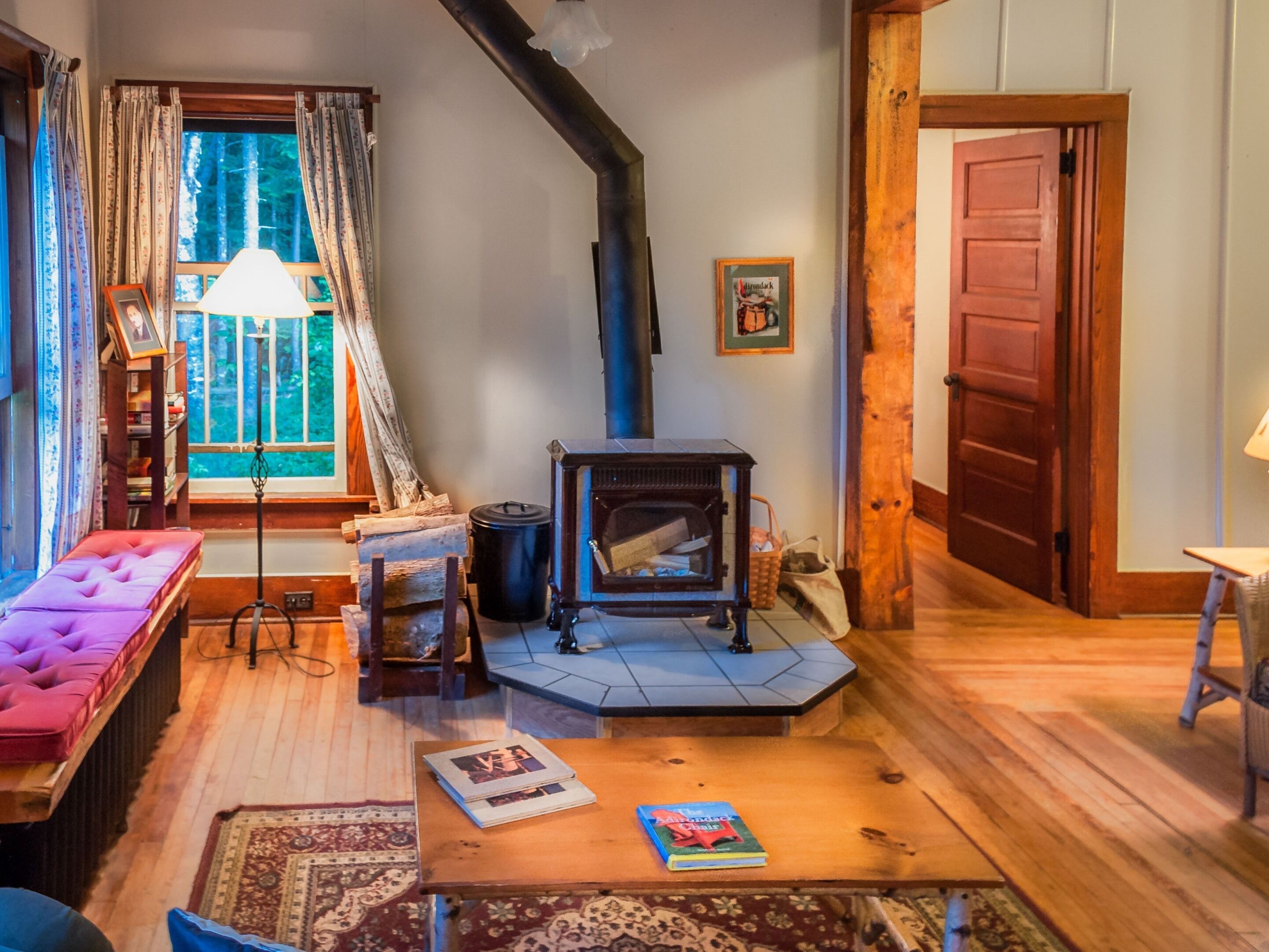 Nhà gỗ tiện nghi đơn giản | Khác