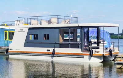 1 bedroom beach front ship in Havelsee OT Kützkow