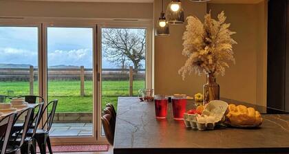 The Hay Barn | Hot Tub | Sleeps 12 | Luxury Countryside Views