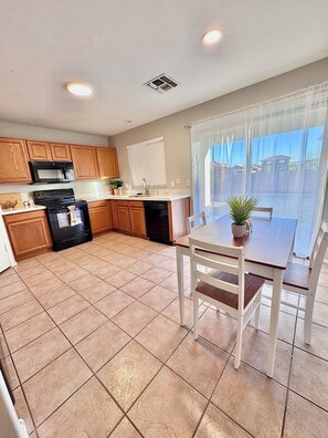 Dining - new listing (Phoenix)