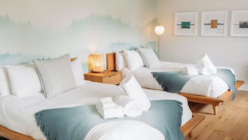 Design Room, Courtyard View | Premium bedding, memory foam beds, individually decorated, desk