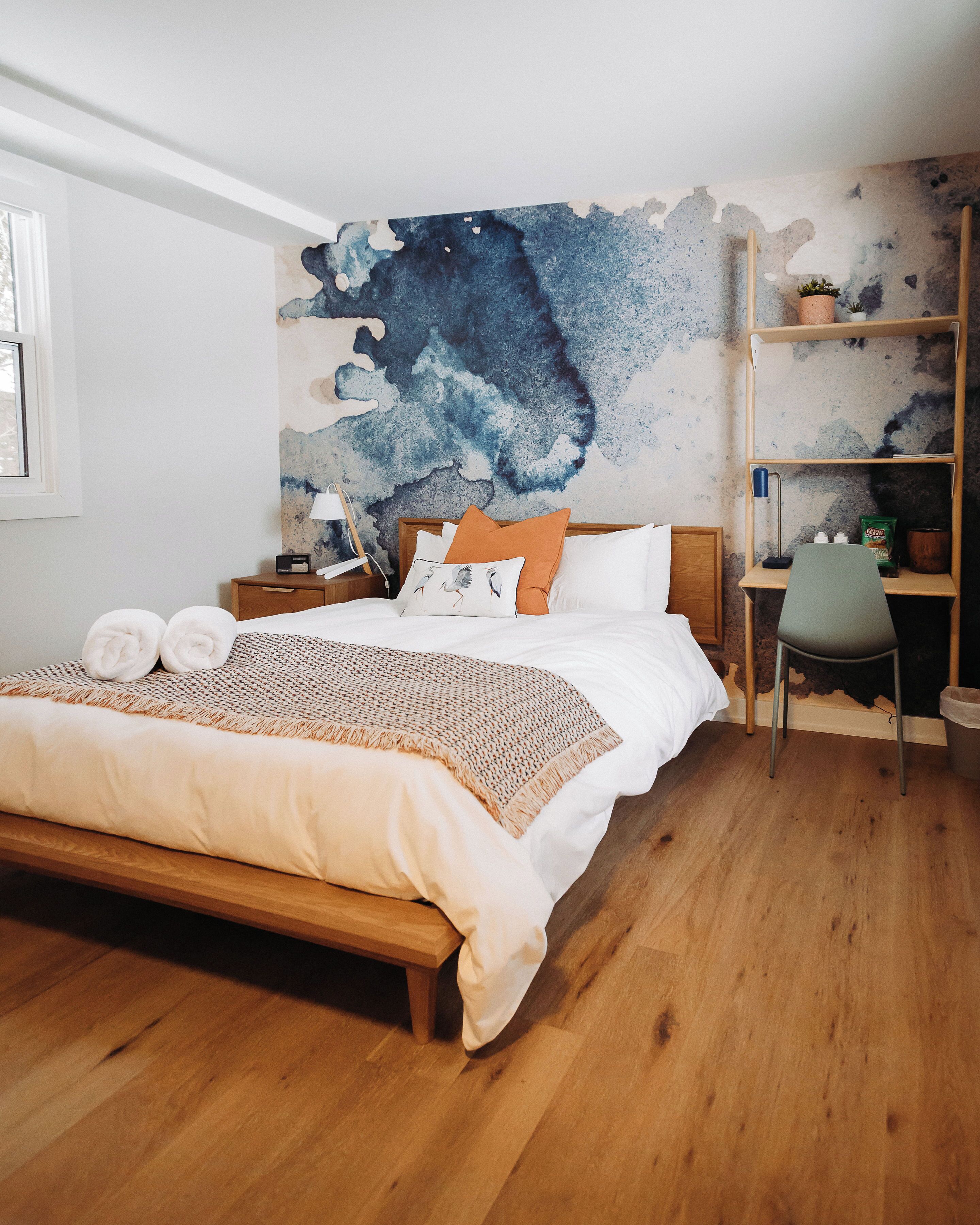 设计客房, 庭院景观 | 高档床上用品、记忆海绵床垫、特色装修、办公桌