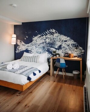 Deluxe Room, Courtyard View | Desk, blackout curtains, free WiFi - Penny's Motel & Apres (Thornbury)