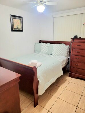 Fer et planche à repasser, Wi-Fi, draps fournis