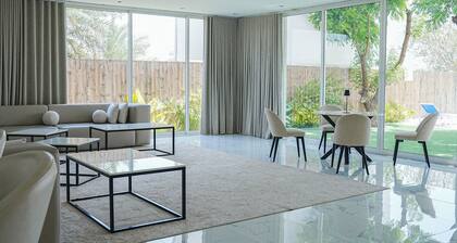 Luxury Pool Villa with a beautiful mountain view