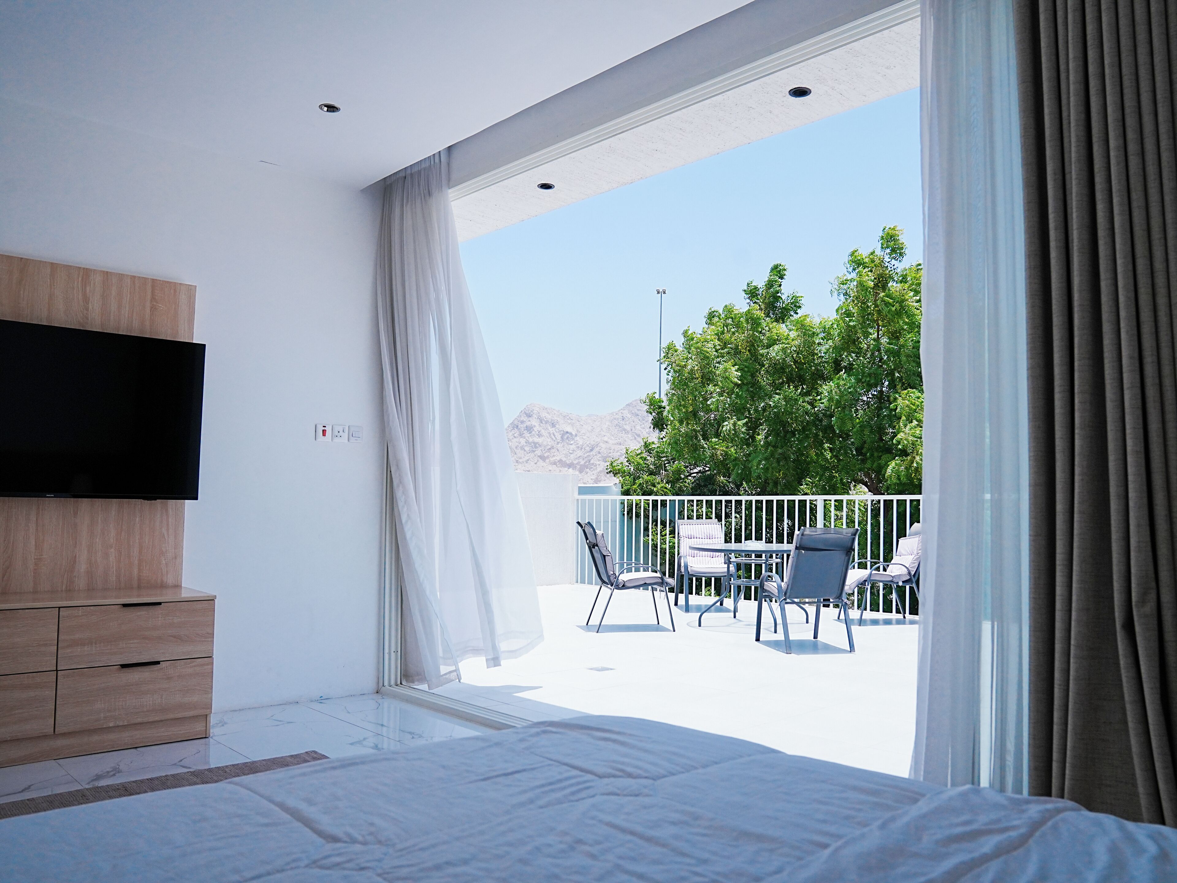 2 bedrooms, iron/ironing board, Internet