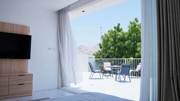 2 slaapkamers, een strijkplank/strijkijzer, internet