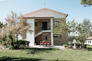 Exterior - Nestled among olive trees with spectacular views, perfect for relaxation (Corridonia)