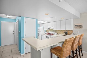 Fridge, microwave, oven, stovetop - Wind Drift North 214 2BD, 2BA (Orange Beach)