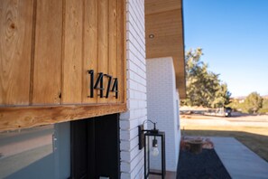 Exterior detail - Hot Tub and Mountain Views Near Zion & Bryce! (Kanab)