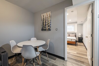 Nice Cozy Apartment 3-Beds Easy Parking