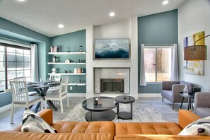 Smart TV - Lovely Modern Design 3-bedroom House in tranquil Temecula (Temecula)