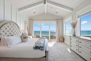 8 bedrooms, desk, iron/ironing board, travel cot - NEW Family LUX Laguna Haven - 6 Seater LSV - Bikes - Beachfront (Panama City Beach)