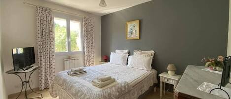 Bügeleisen/Bügelbrett, WLAN, Bettwäsche