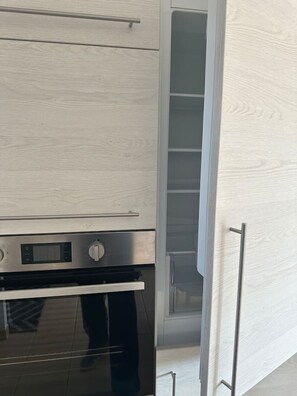 Interior - At Tinou's, spacious, quiet house with garden for 2 people. (L'Isle-sur-la-Sorgue)