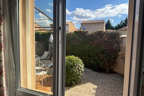 Interior - At Tinou's, spacious, quiet house with garden for 2 people. (L'Isle-sur-la-Sorgue)