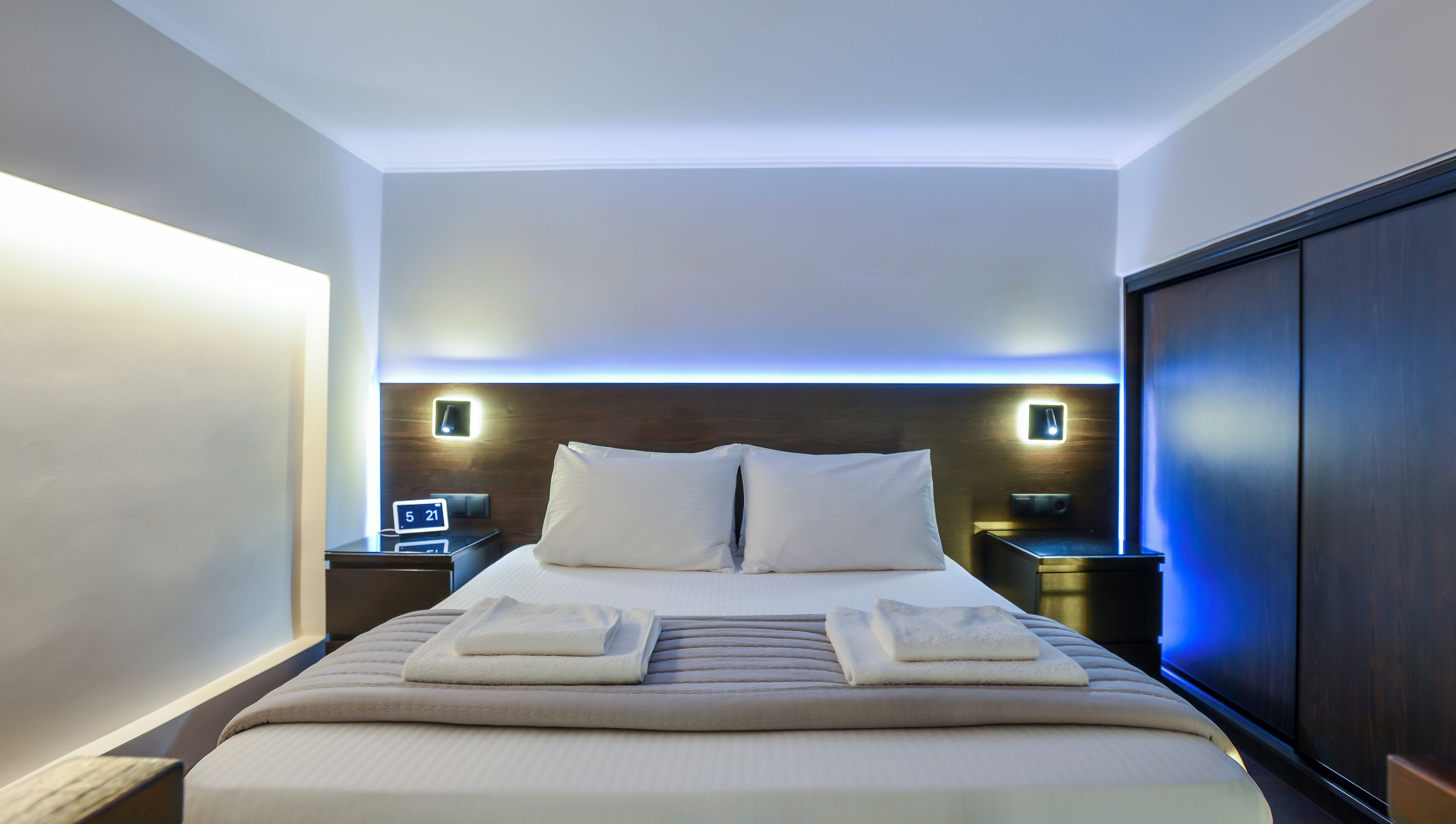 Iron/ironing board, free WiFi, bed sheets