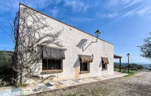 Nicht klassifiziertes Bild, 2 von 22, Schaltfläche