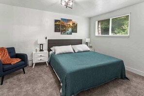 2 Schlafzimmer, Schreibtisch, Bügeleisen/Bügelbrett, WLAN