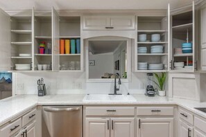 Fridge, microwave, oven, stovetop - Sleeps 16+ | Game Room + King Beds | Near FIFA (Blue Springs)