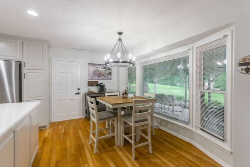 Sleeps 16,Arcade Game Room,BBQ Near Lake Jacomo