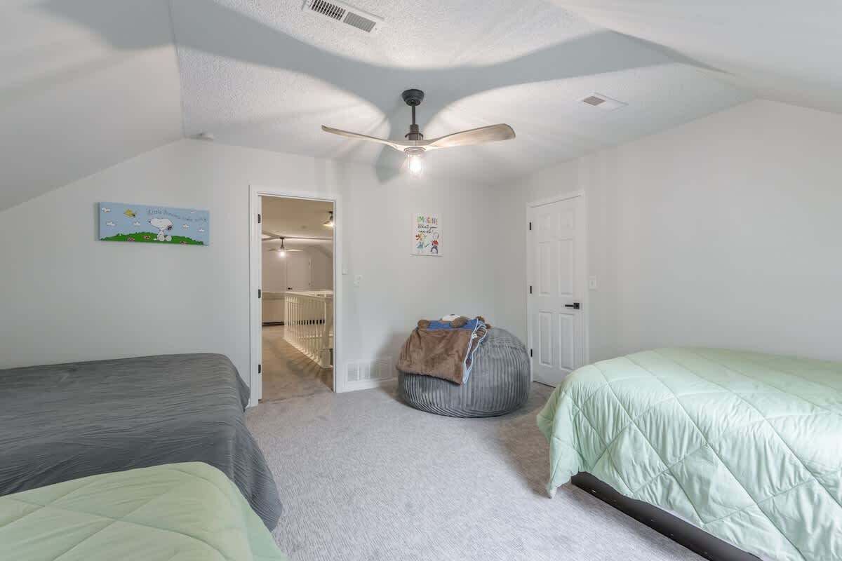 6 chambres, fer et planche à repasser, Wi-Fi, draps fournis