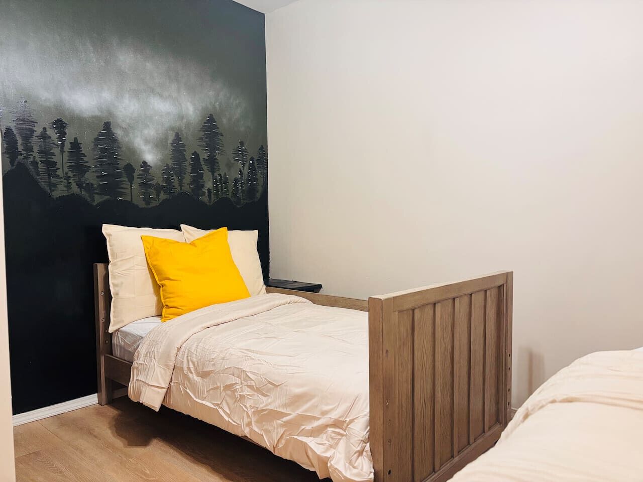 書桌、熨斗/熨衫板、Wi-Fi、床單