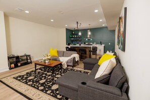 Fernseher, Stereoanlage