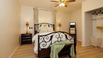 Desk, iron/ironing board, WiFi, bed sheets