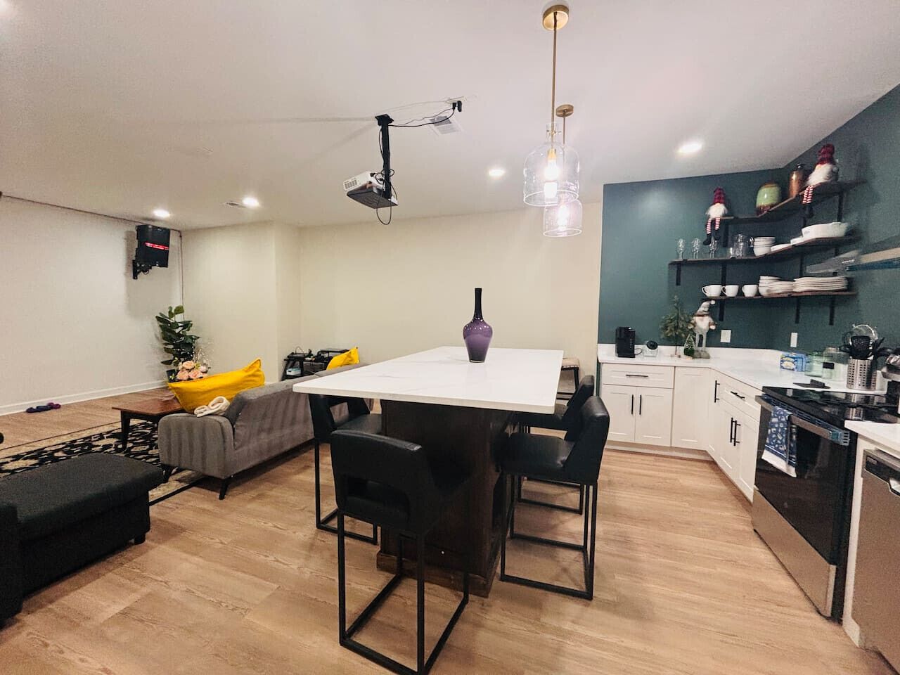 冰箱、微波炉、烤箱、炉灶