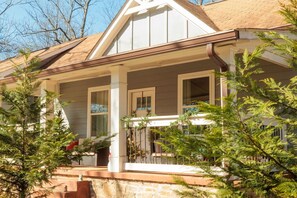 Exterior detail - Autumn Escape•Fire Pit, Fest & Arabia Trails•8P•3B (Lithonia)