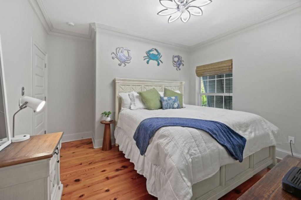 5 makuuhuonetta, silitysrauta/-lauta, ilmainen Wi-Fi, vuodevaatteet