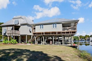 Exterior - Spacious 5-bedroom house in fabulous Springfield, La with Waterfront access! (Springfield)