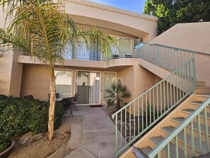 Exterior - Birthday Suite Hideaway Upstairs Condo (Palm Springs)