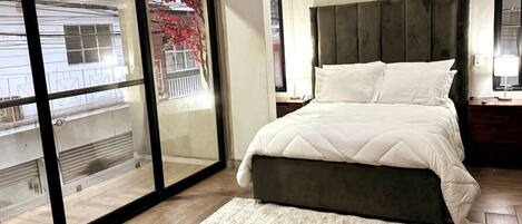 Silitysrauta/-lauta, Wi-Fi, vuodevaatteet