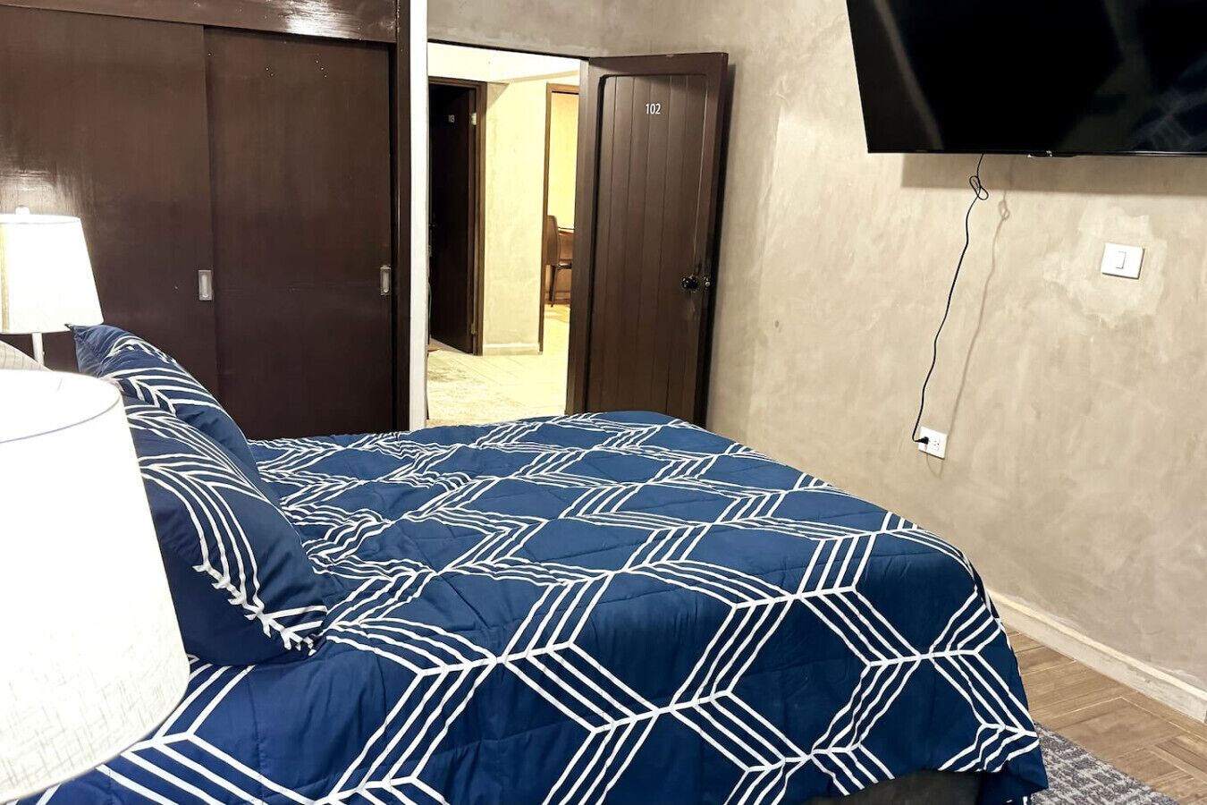 Bügeleisen/Bügelbrett, WLAN, Bettwäsche