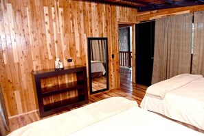 4 bedrooms, WiFi, bed sheets - Cabin La Promesa | Canyon Views (Durango)