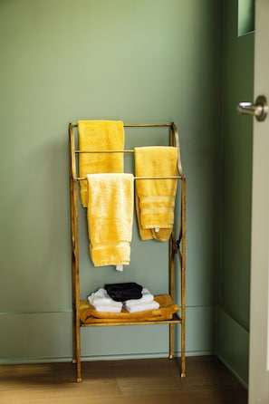 Interior - New Custom Home, Kid-Pet-Friendly, Fenced Yard, Central Location (Chattanooga)