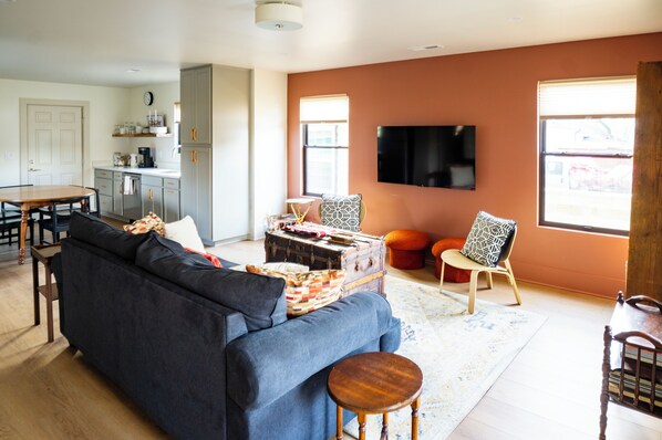 Living area - New Custom Home, Kid-Pet-Friendly, Fenced Yard, Central Location (Chattanooga)