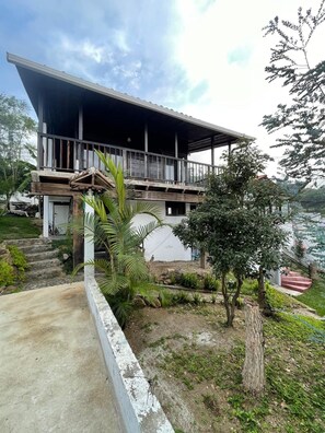 Exterior - 3-Bedroom Retreat with Private Pool & Flexible Check In (Ciudad Vieja)
