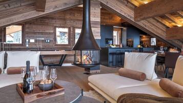 TV, peis og stereoanlegg