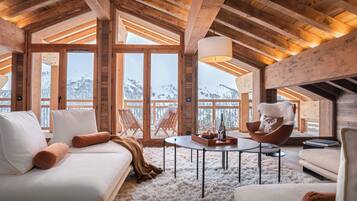 TV, peis og stereoanlegg