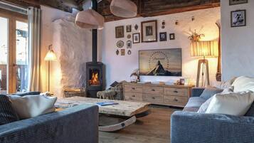 TV, fireplace, video games, stereo